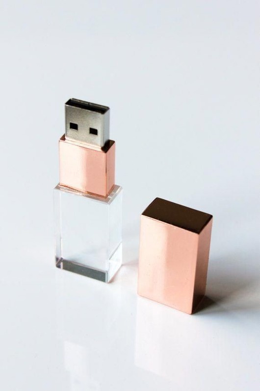 8GB USB Flash Drive - Rose Gold