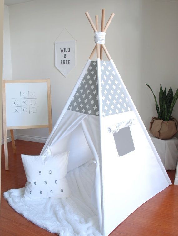 Kids play tent