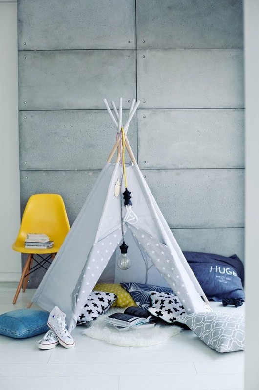 Kids play tent