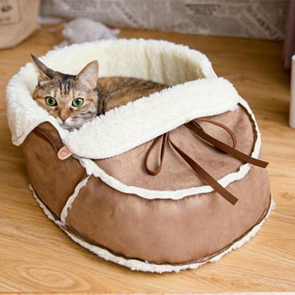 Moccasin Pet Bed from Apollo Box