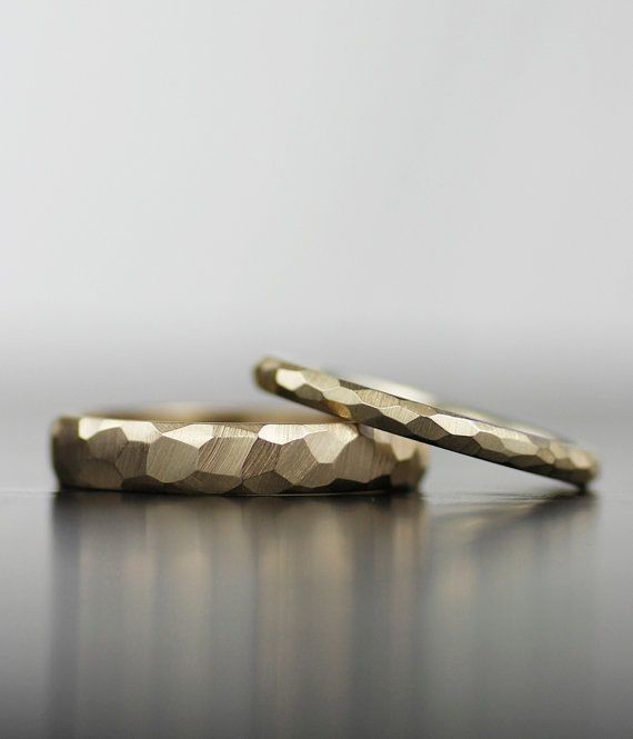 modern faceted wedding band set