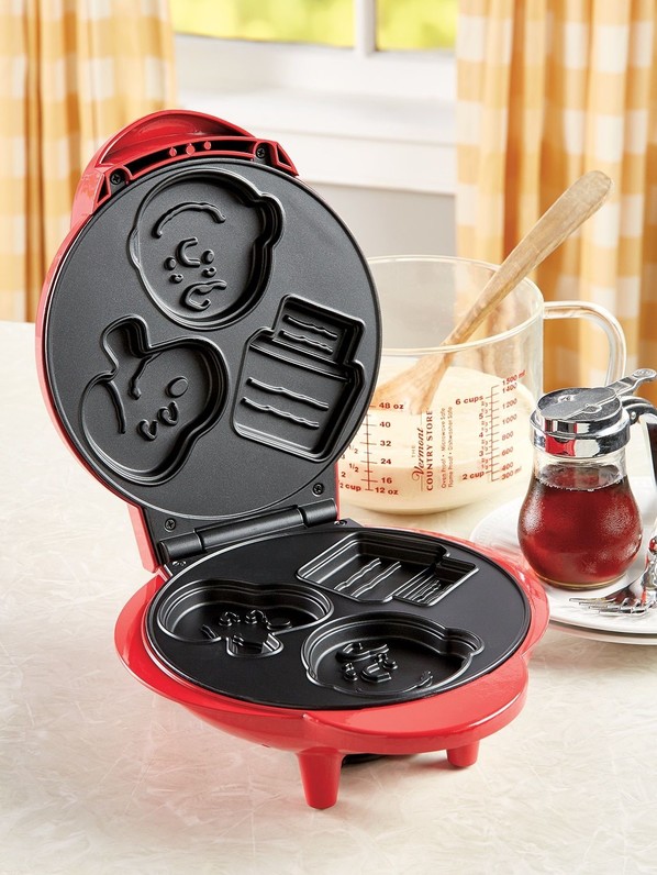 Peanuts Waffle Maker