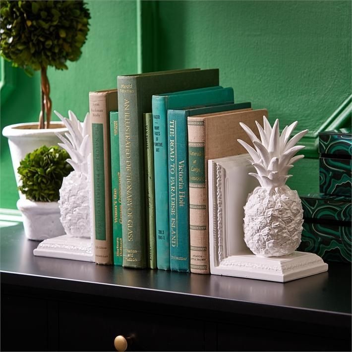 Decorative bookends