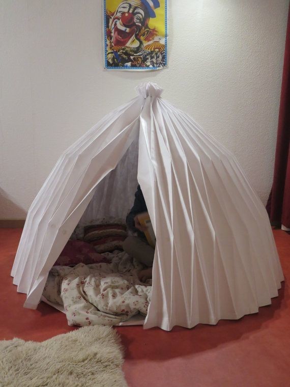 Kids play tent