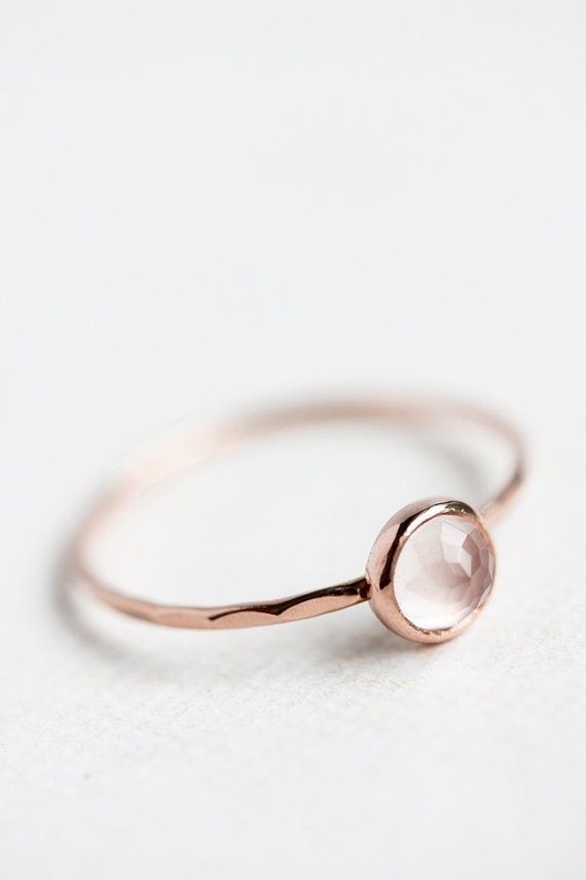 Rose quartz rose gold ring