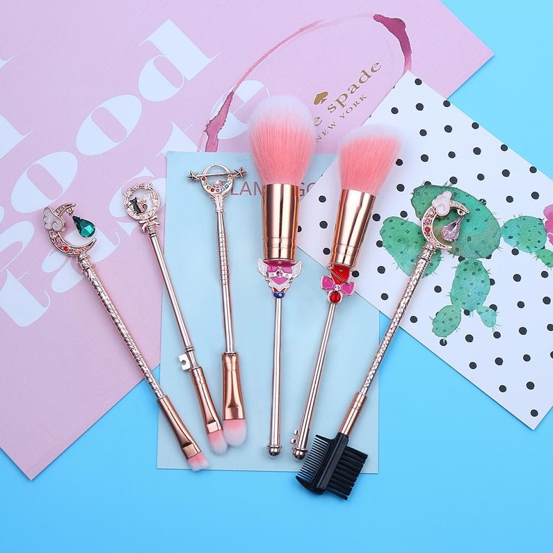 Sailor Moon Silver Crystal Brush Set