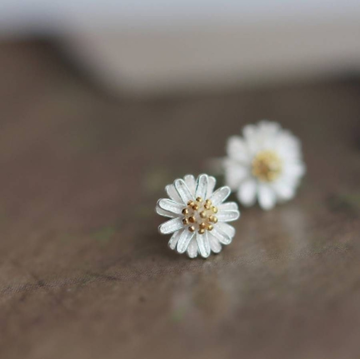 Silver Daisy Ear Studs
