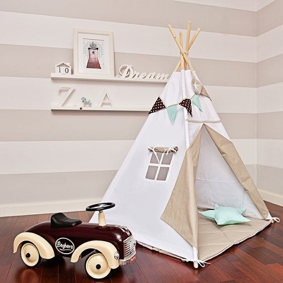 Kids play tent