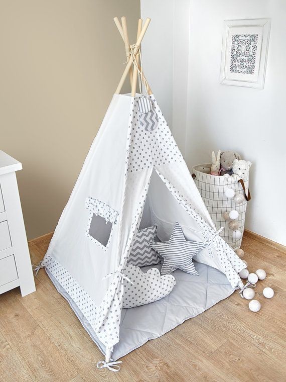 Kids play tent